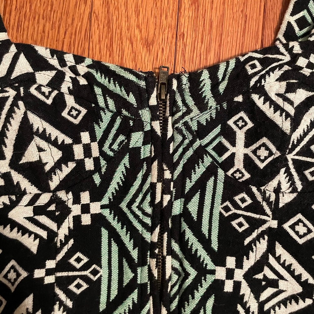 Geometric Pattern Crop Top - image 3